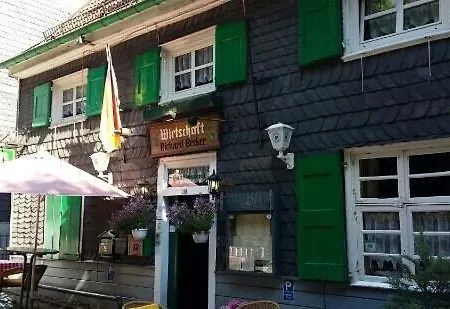아파트 Gaestehaus Ehringhausen 63