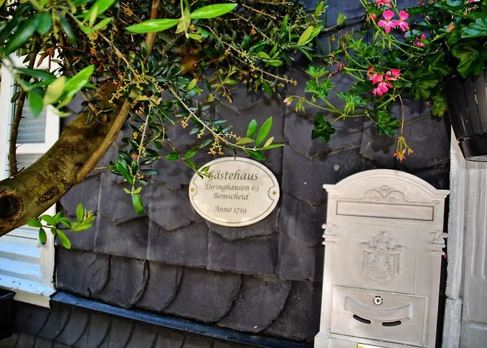 Gaestehaus Ehringhausen 63 * Remscheid